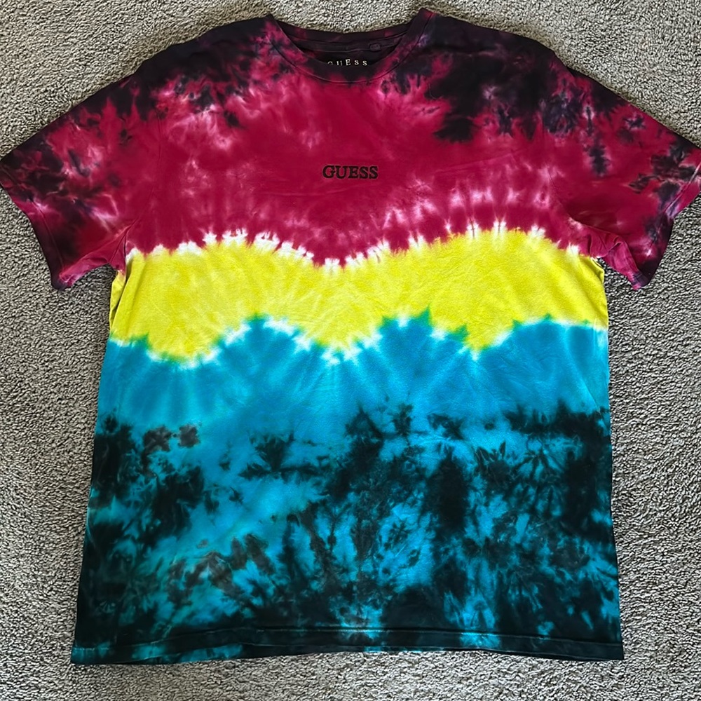 Tye Die Guess t-shirt